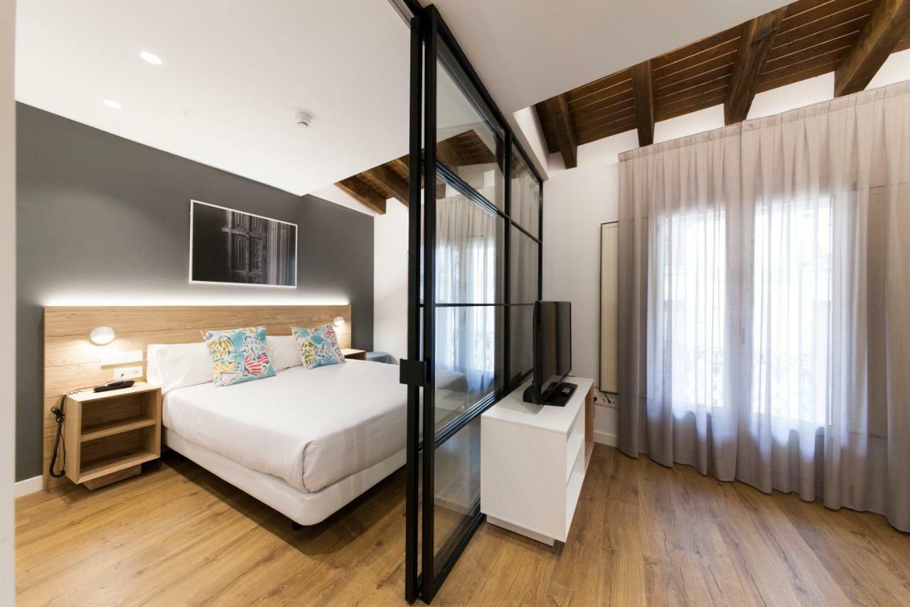 Antique Pamplona Tres Reyes Apartments Exterior photo