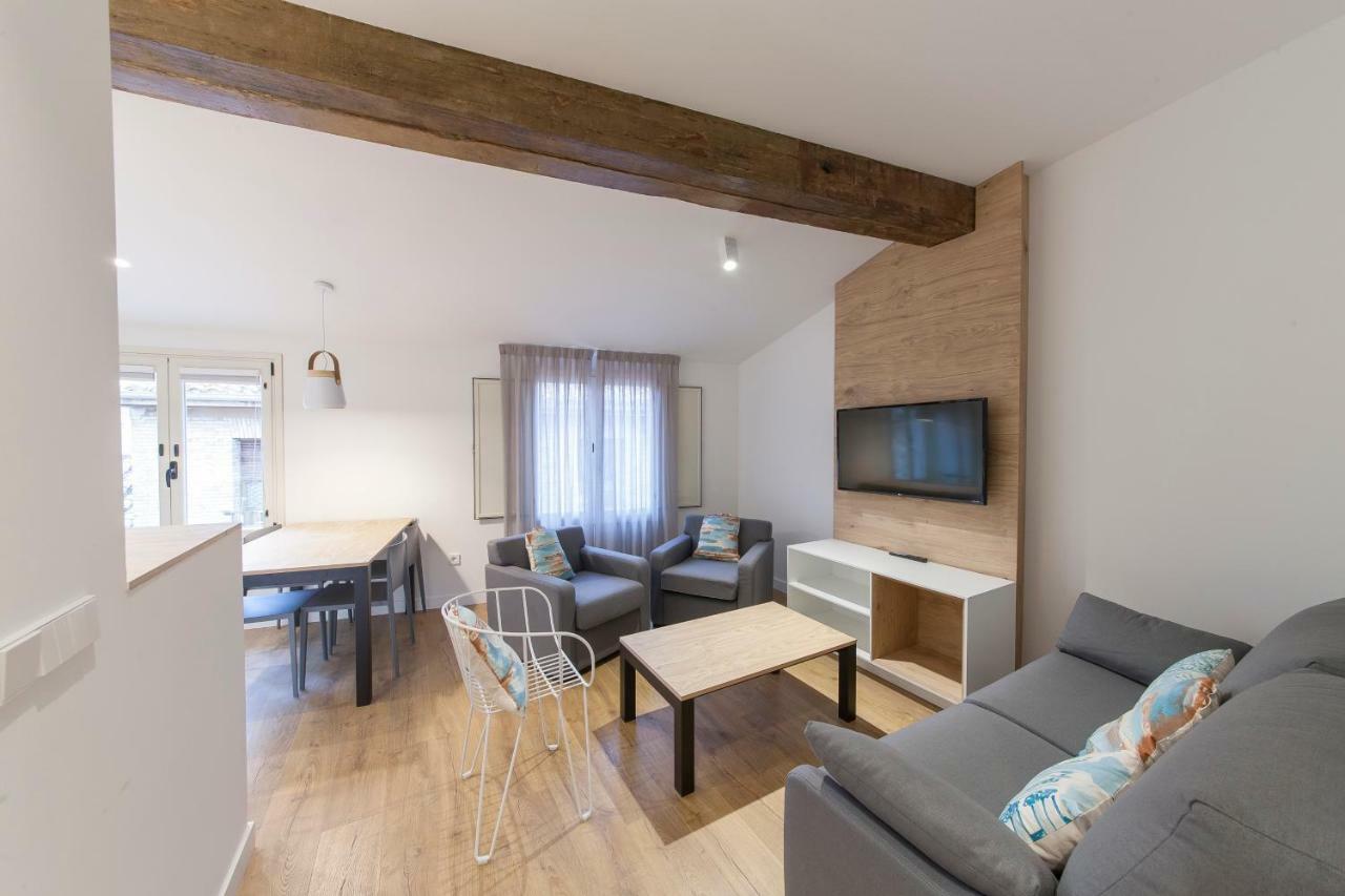 Antique Pamplona Tres Reyes Apartments Exterior photo