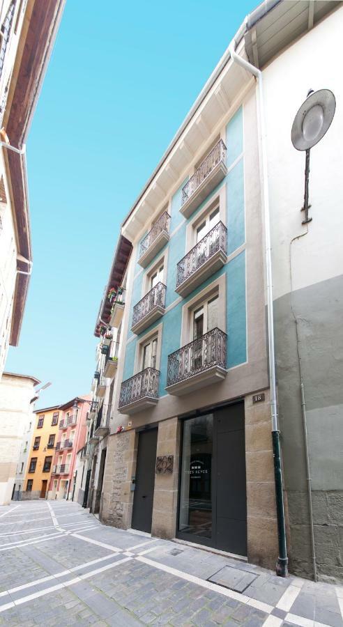 Antique Pamplona Tres Reyes Apartments Exterior photo